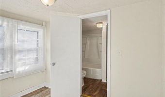 107 1st St, Barnesville, GA 30204