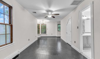 19 CENTER St, Barnegat, NJ 08005