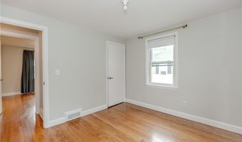 189 Poplar Dr, Cranston, RI 02920