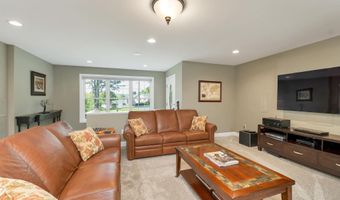 16 Palm Ln, Alton, NH 03809