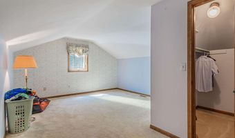 914 S Duesenberg Dr, Auburn, IN 46706