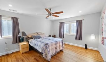 33 Coyne Ct, Bergenfield, NJ 07621