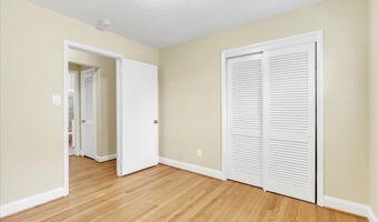 664 GREENBRIER St, Arlington, VA 22204