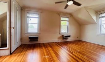 105 Bliss Rd, Newport, RI 02840