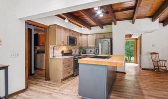 540 Roundtree Dr NE, Ada, MI 49301