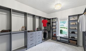 6040 White Ash Ct, Avon, IN 46123