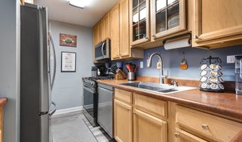 2415 N Kennicott Dr 1D, Arlington Heights, IL 60004