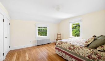 36 Kay Blvd, Newport, RI 02840