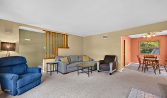 911 David St, Antioch, IL 60002