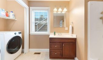 22 Harvest Hill Ln 4, Auburn, ME 04210
