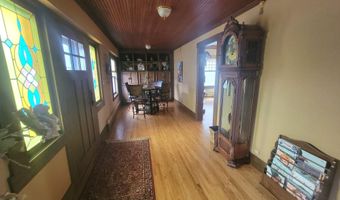 817 N Main St, Aberdeen, SD 57401