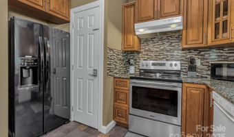 159 S Willow Brook Dr, Asheville, NC 28806