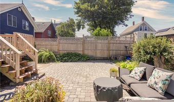 6 Pond Ave, Newport, RI 02840