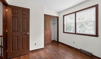 6 DONNA Dr, Bear, DE 19701