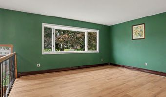 7 Wheeler Dr, Danbury, CT 06811