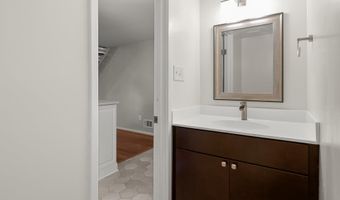 6356 11TH Rd N, Arlington, VA 22205