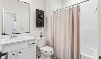 705 35th St SW, Altoona, IA 50009