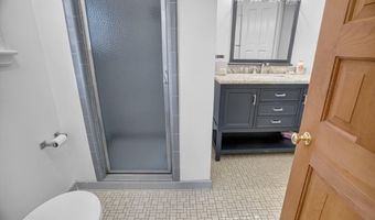5973 SEARL Ter, Bethesda, MD 20816