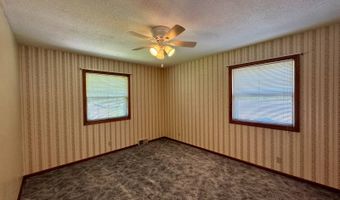 1005 3rd St, Britton, SD 57430