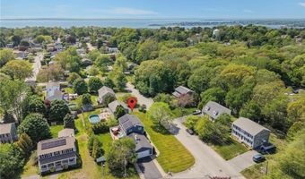 34 Brooks Farm Dr, Bristol, RI 02809
