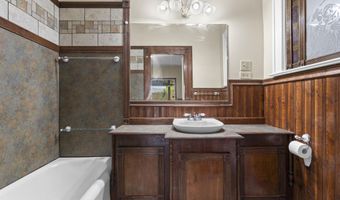 1090 Cherokee St, Biloxi, MS 39530