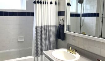 107 E 13 St, Atlantic, IA 50022