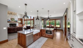 24913 Covenant Ln, Adel, IA 50003