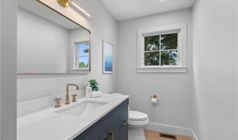 24 Perry Ave, Middletown, RI 02842
