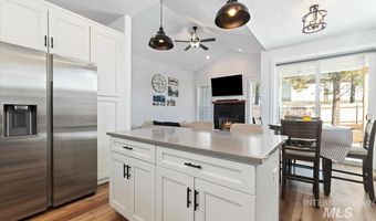 412 Antonette Cir, Cascade, ID 83611