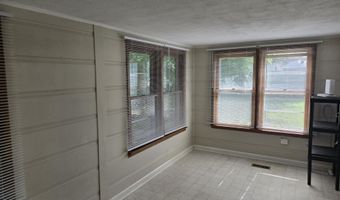 830 S Park Ave, Aurora, MO 65605