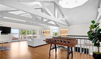 1 Harbor View Dr, Newport, RI 02840
