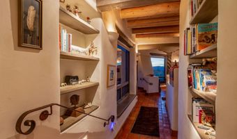 267 Hondo Seco Rd, Arroyo Seco, NM 87514