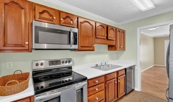 817 NE Wayne Ave 17, Abingdon, VA 24210