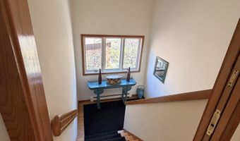 86 Washburn Rd, Canton, CT 06019