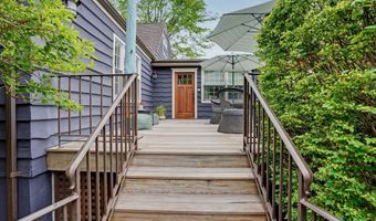 10 Snug Harbor Dr, Danbury, CT 06811