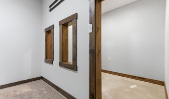 1006 NE 28th Ave, Aberdeen, SD 57401