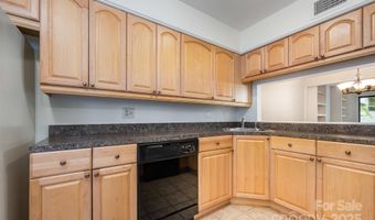 3709 Willow Point Dr, Charlotte, NC 28277