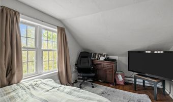 12 Callender Ave, Newport, RI 02840