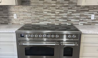 731 County Road 356, Adkins, TX 78101