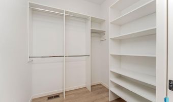 2516 E Chestnut Trl, Brandon, SD 57005