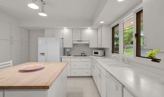 17810 POND Rd, Ashton, MD 20861