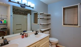914 Thelma St, Benton, AR 72015