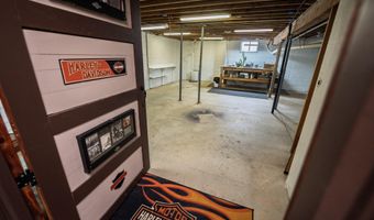 24352 State Highway Ee, Aurora, MO 65605