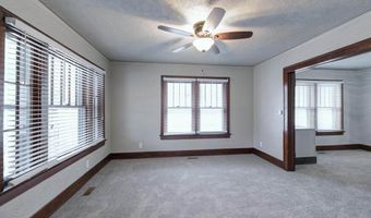 411 W Chestnut Ave, Arkansas City, KS 67005