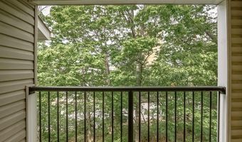3305 WYNDHAM Cir 353, Alexandria, VA 22302