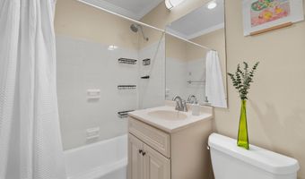5611 FRANCONIA Rd 103, Alexandria, VA 22310