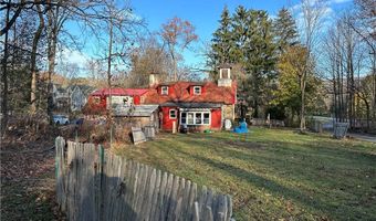 7 Round Hill Rd, Blooming Grove, NY 10950