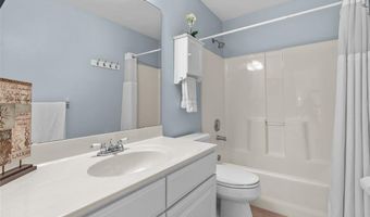 2535 Barrett Springs Dr, Ballwin, MO 63021