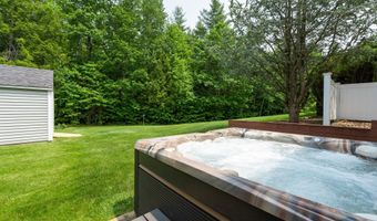 33 Hobart Hill Rd, Brookline, NH 03033