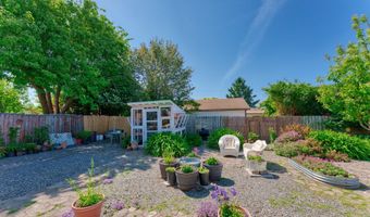 311 MAPLE St, Brookings, OR 97415